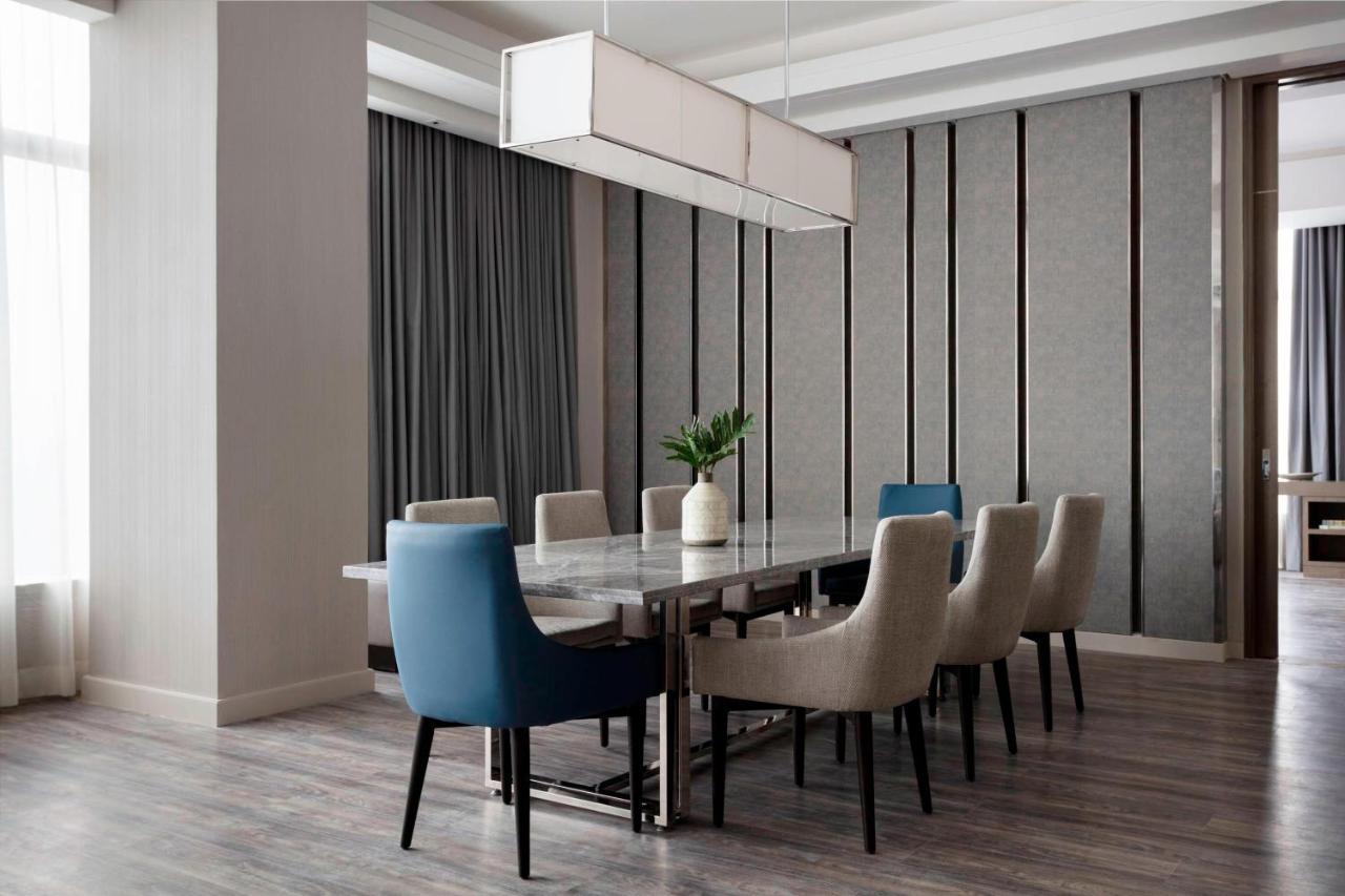 Clark Marriott Hotel Mabalacat Dış mekan fotoğraf