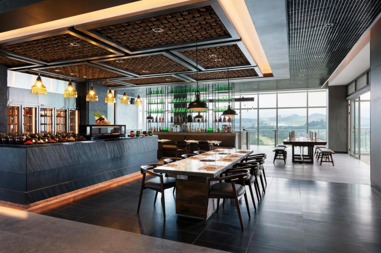 Clark Marriott Hotel Mabalacat Dış mekan fotoğraf